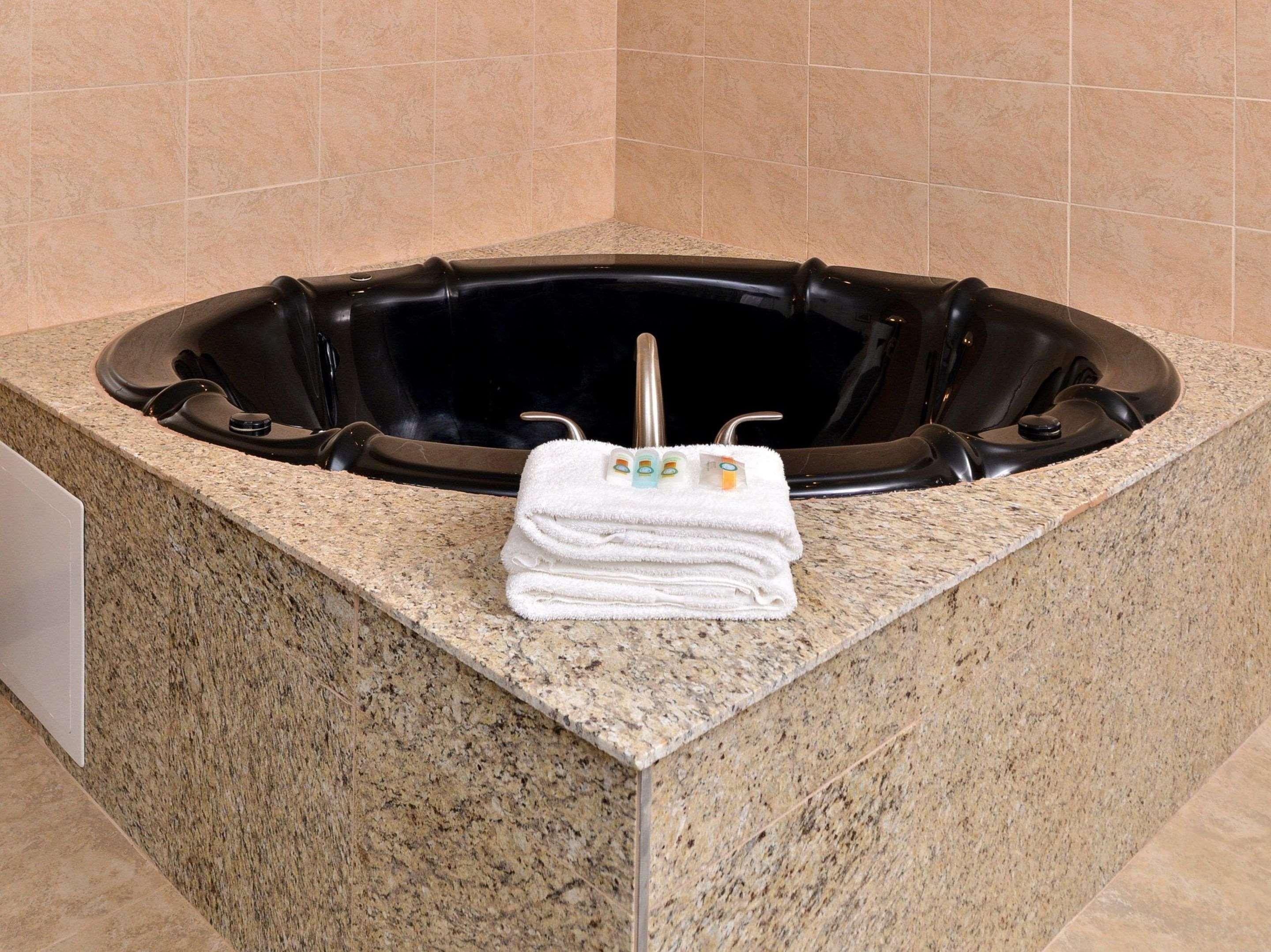 Quality Inn & Suites Matteson Near I-57 Dış mekan fotoğraf
