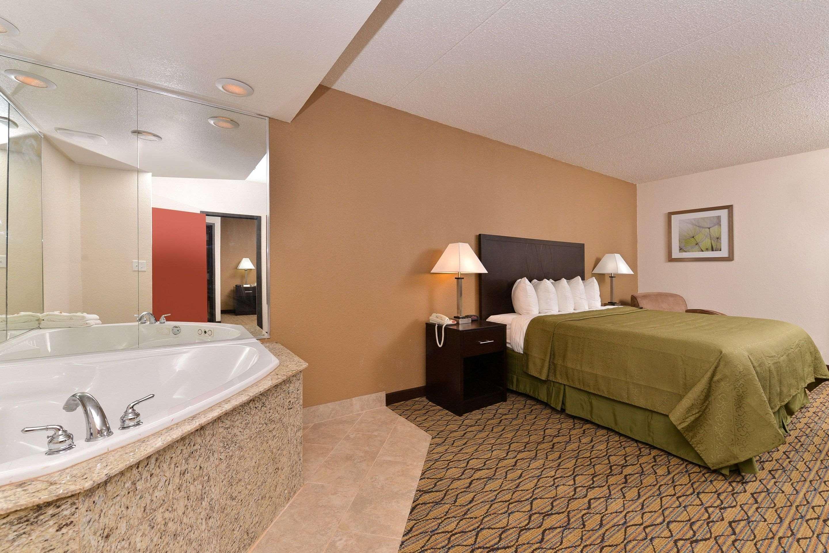Quality Inn & Suites Matteson Near I-57 Dış mekan fotoğraf