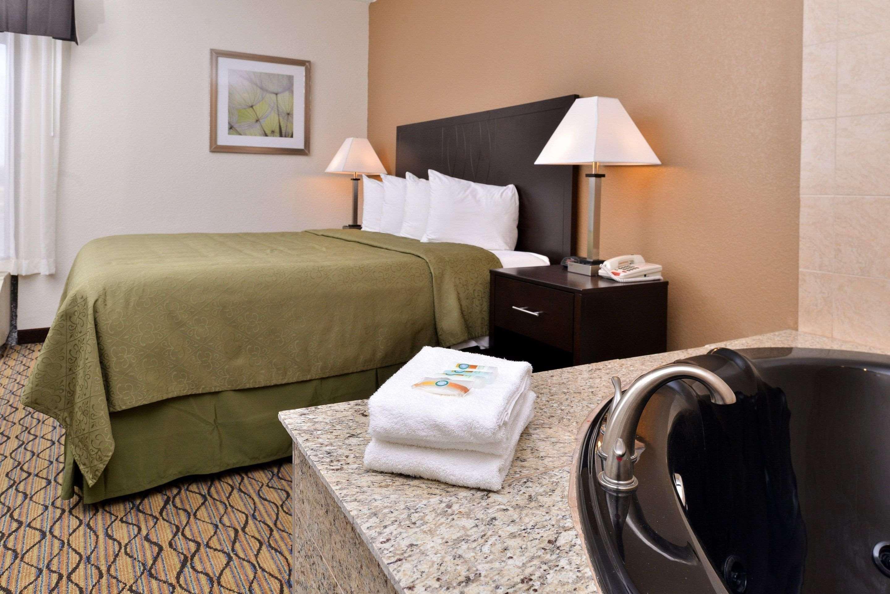 Quality Inn & Suites Matteson Near I-57 Dış mekan fotoğraf