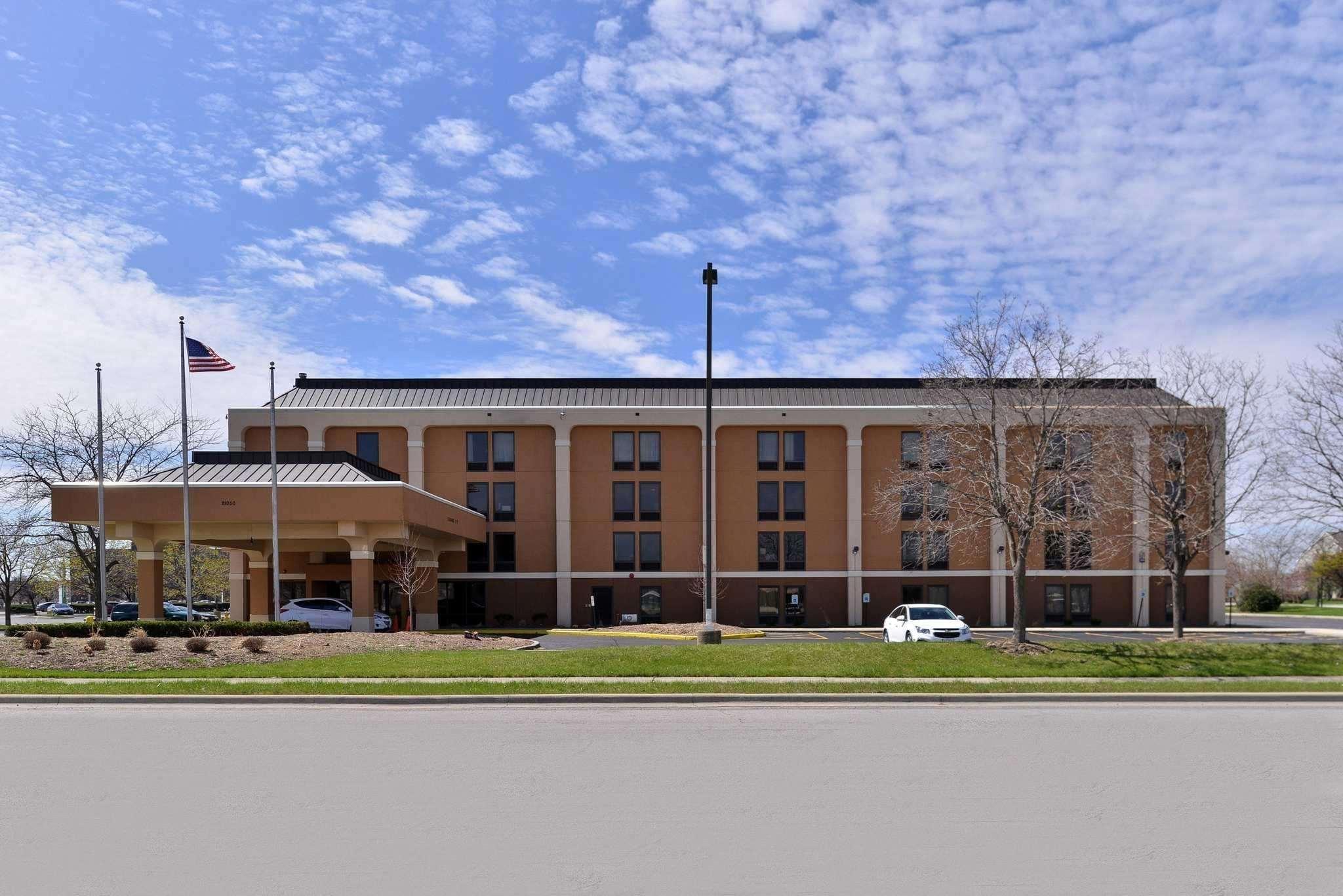 Quality Inn & Suites Matteson Near I-57 Dış mekan fotoğraf