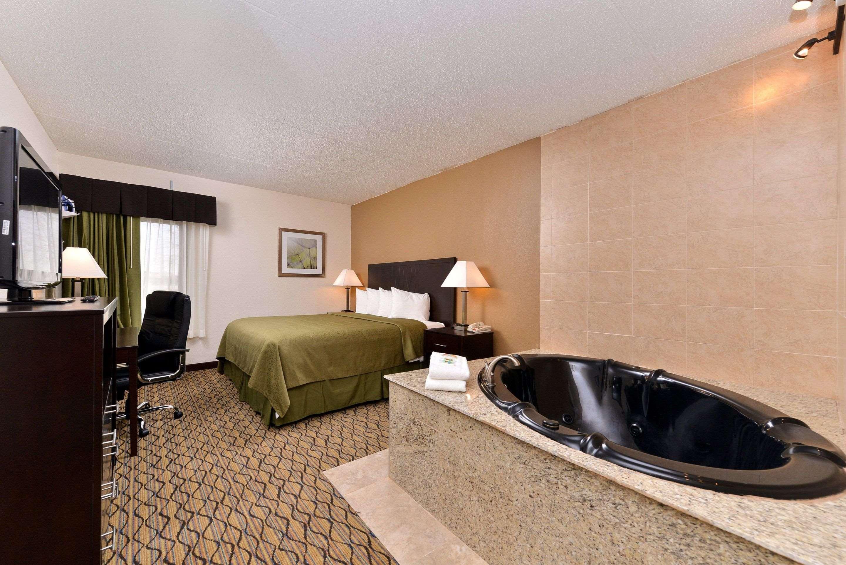 Quality Inn & Suites Matteson Near I-57 Dış mekan fotoğraf