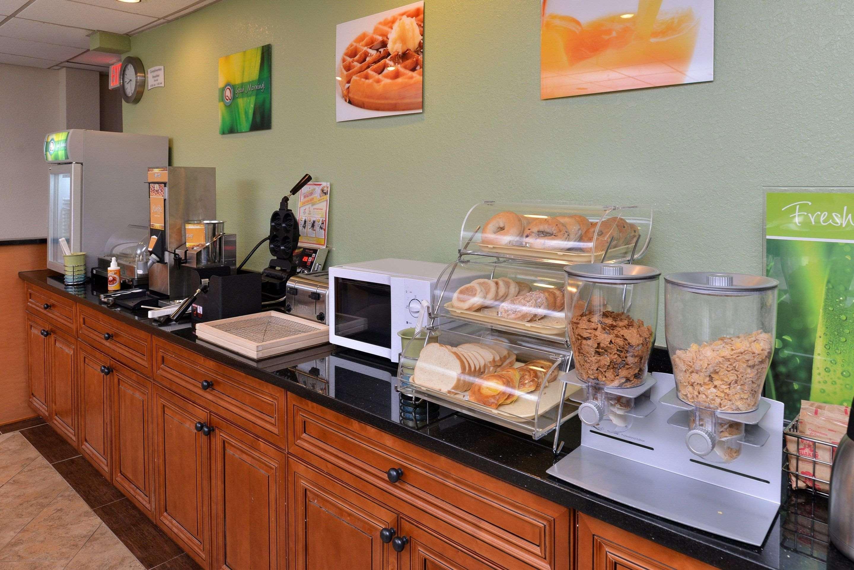 Quality Inn & Suites Matteson Near I-57 Dış mekan fotoğraf